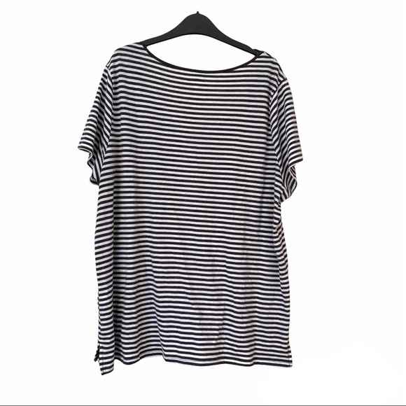 ✨3/$15✨ Old Navy Button Detail Striped Tshirt - Picture 2 of 4